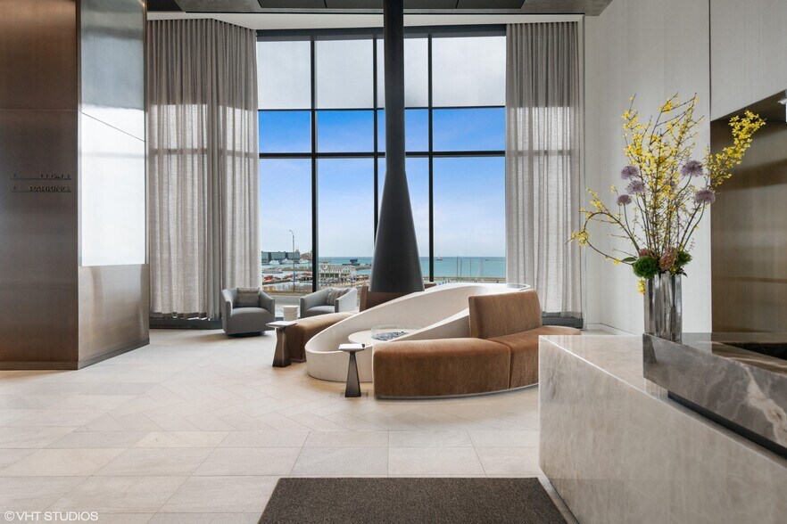 More Photos Of 211 N Harbor Dr, Chicago Apartments For Lease