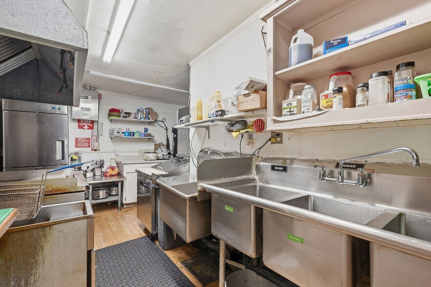 More Photos Of 3911 N Madison St, Spokane Office Residential For Sale