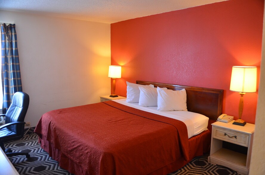 More Photos Of 12808 S Ashland Ave, Calumet Park Hotel For Sale
