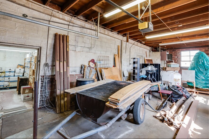 More Photos Of 410 N Adams St, Hutchinson Office For Lease