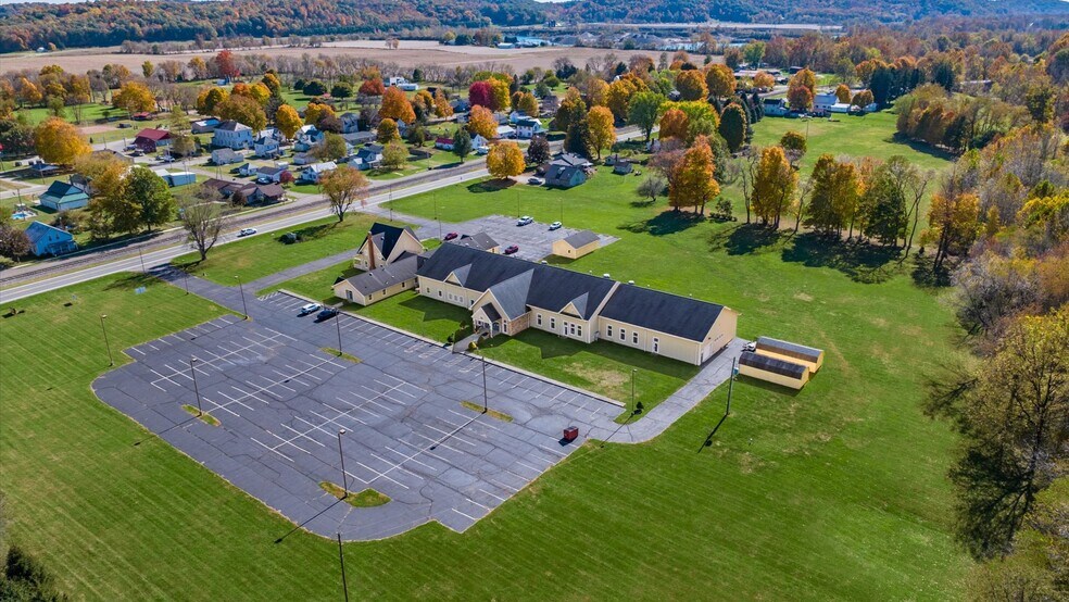 More Photos Of 8135 Mount Vernon Rd, Saint Louisville Office Residential For Sale