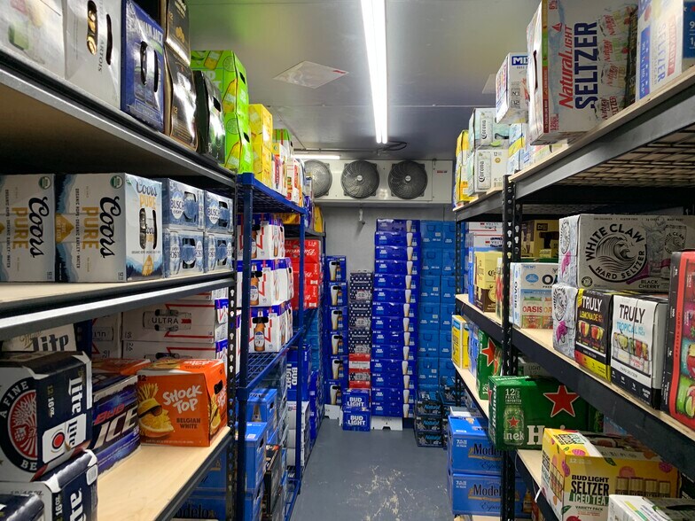 More Photos Of 120 N State St, Lyons Restaurant For Sale