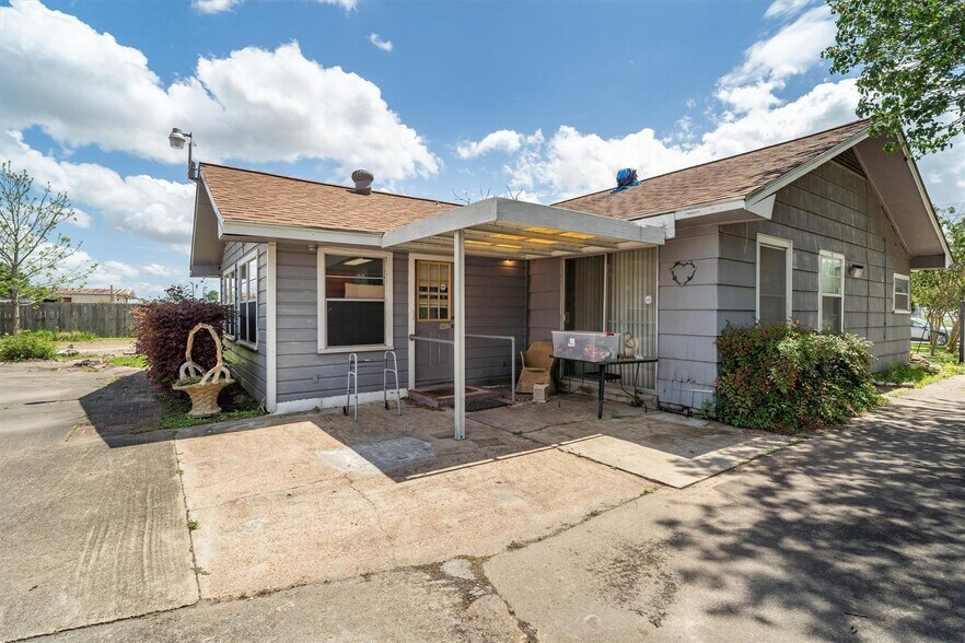 More Photos Of 7833 Almeda Genoa Rd, Houston Land For Sale