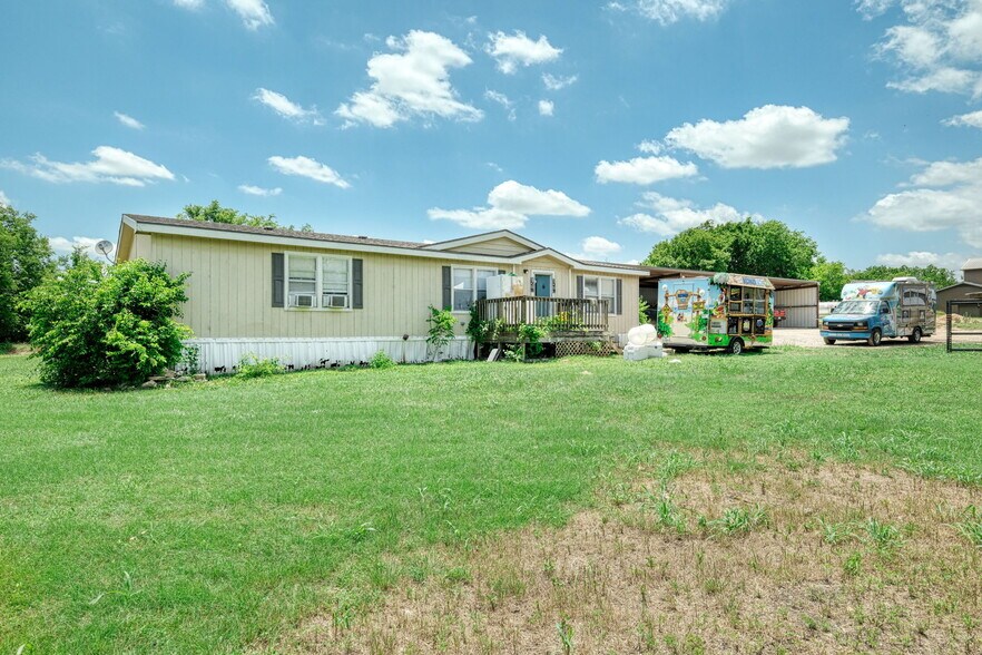 More Photos Of 11 Applegate Cir, Round Rock Distribution For Lease