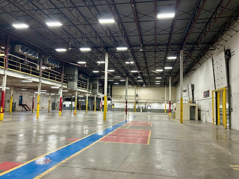 More Photos Of 18 Champeney Ter, Rochester Warehouse For Lease