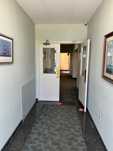 More Photos Of 35 Harvard St, Worcester Office For Lease