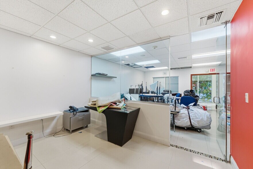 More Photos Of 6545 NW 169th St, Hialeah Medical For Sale