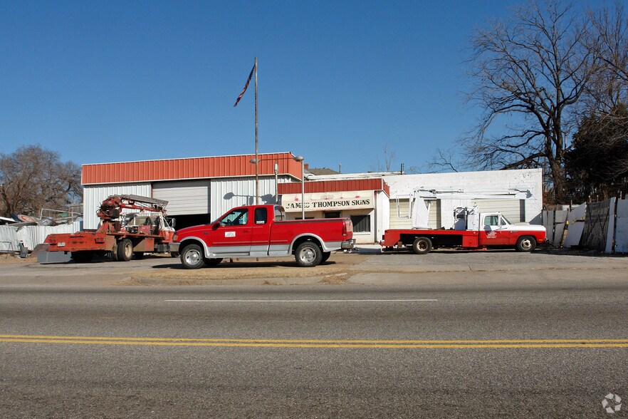 More Photos Of 1320 N Martin Luther King Ave, Oklahoma City Showroom For Sale