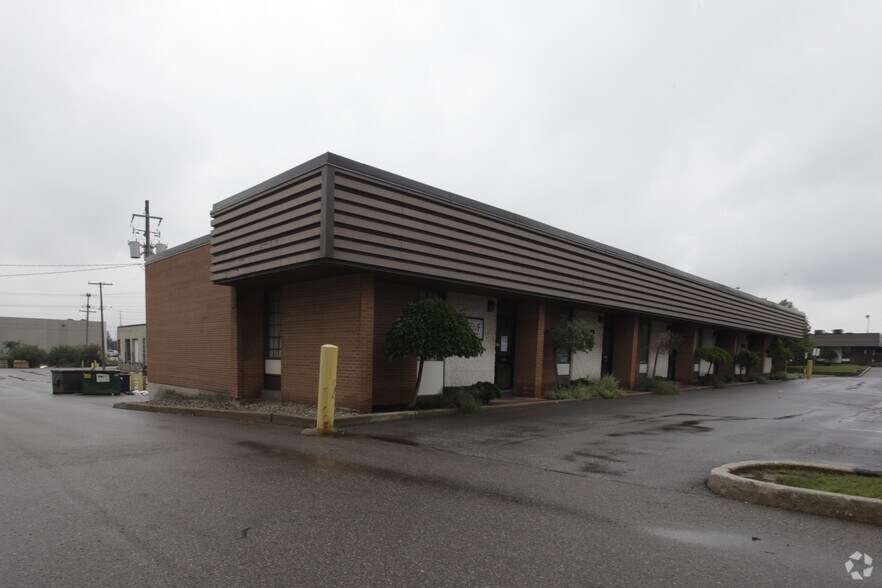 More Photos Of 2708-2724 Rena Rd, Mississauga Flex For Sale