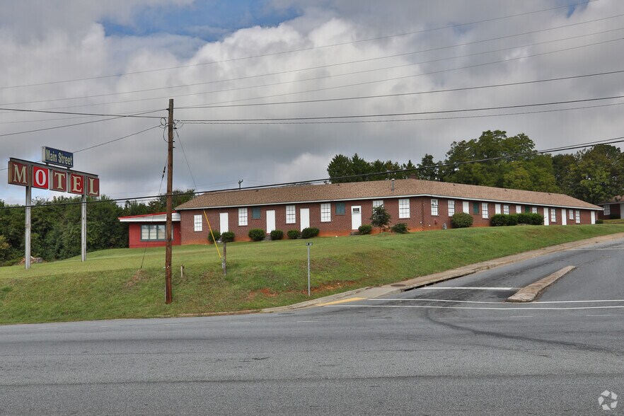 More Photos Of 700 W Main St, Spartanburg Hotel For Sale