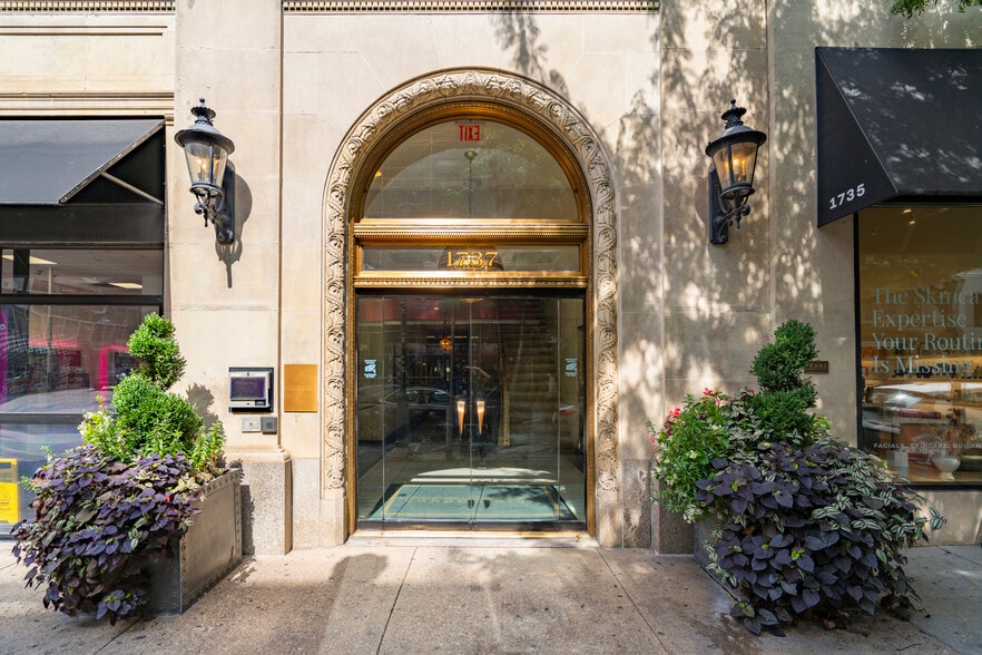 More Photos Of 1737-1739 Chestnut St, Philadelphia Apartments For Lease
