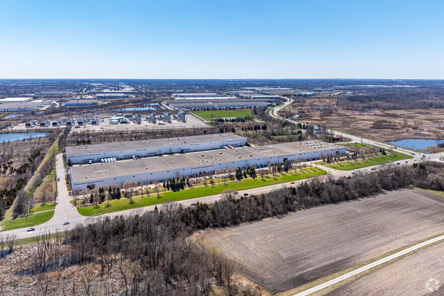 More Photos Of 3557 Butterfield Rd, Aurora Warehouse For Lease
