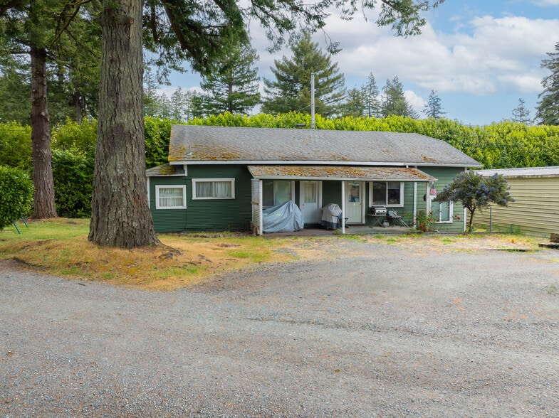 More Photos Of 498 W Central Blvd, Coquille Self Storage For Sale