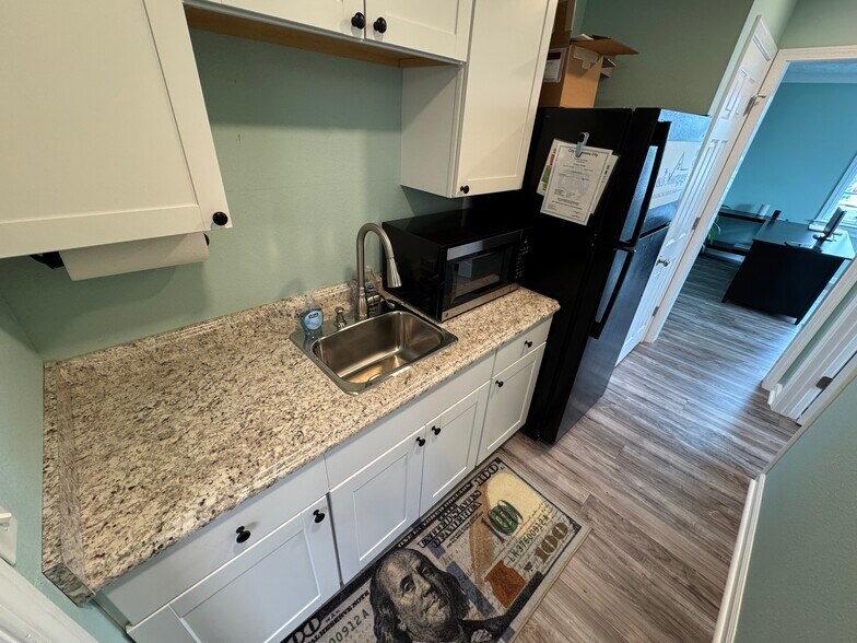 More Photos Of 3707 W 23rd St, Panama City Office For Sale