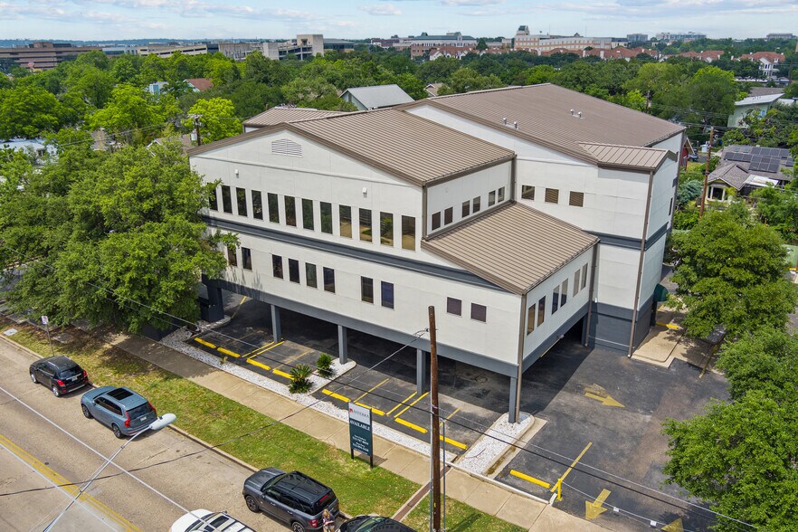 More Photos Of 630 W 34th St, Austin Medical For Sale