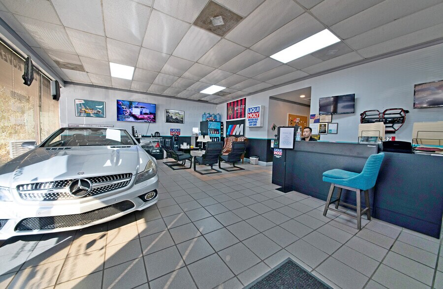 More Photos Of 803 Church St, Decatur Auto Repair For Sale