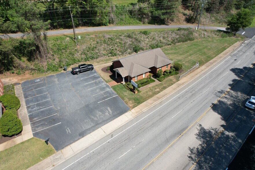 Primary Photo Of 5502 Reidville Rd, Moore General Retail For Sale