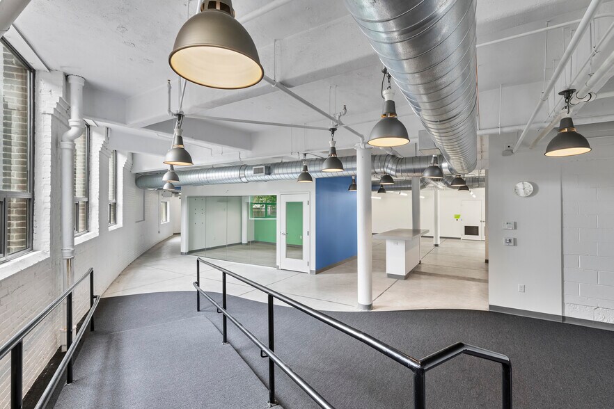 More Photos Of 56 Roland St, Charlestown Flex For Lease