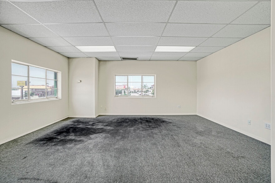 More Photos Of 4667 Rosecrans Ave, Hawthorne Light Manufacturing For Lease