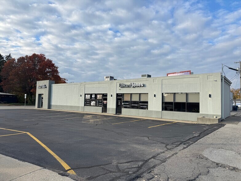 More Photos Of 2525 Niles Ave, Saint Joseph Freestanding For Lease
