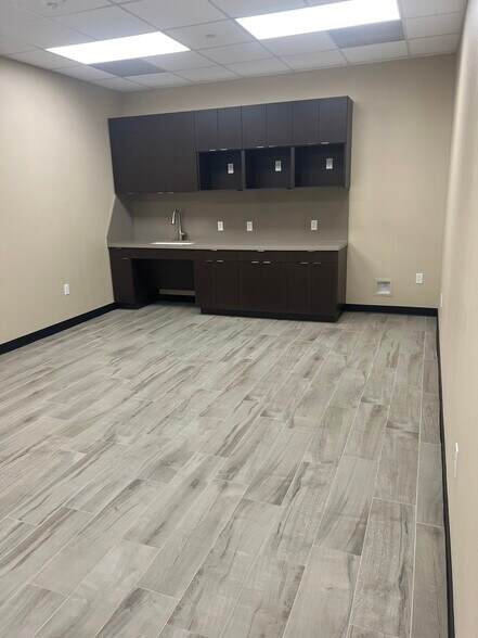 More Photos Of 22218 McCleskey, New Caney Manufacturing For Lease