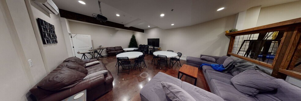 More Photos Of 924 E 8th St, Chattanooga Dormitory For Sale