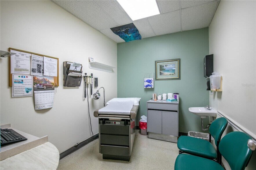 More Photos Of 1135 Lake Ave, Clermont Medical For Sale