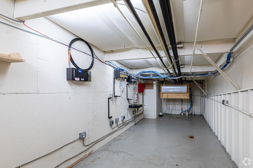 More Photos Of 55 Jackson St, Holyoke Manufacturing For Lease