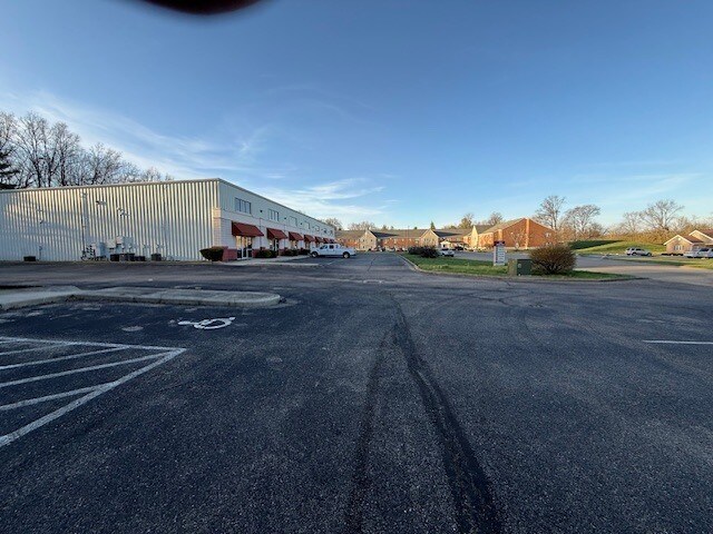 More Photos Of 7701-7711 Affinity Dr, Cincinnati Light Distribution For Lease