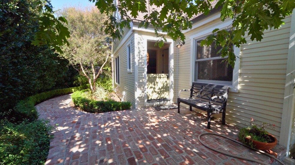 More Photos Of 17066 Palmdale Ln, Huntington Beach Contractor Storage Yard For Sale