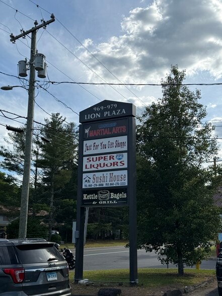 More Photos Of 969-979 Meriden Waterbury Tpke, Plantsville Freestanding For Lease