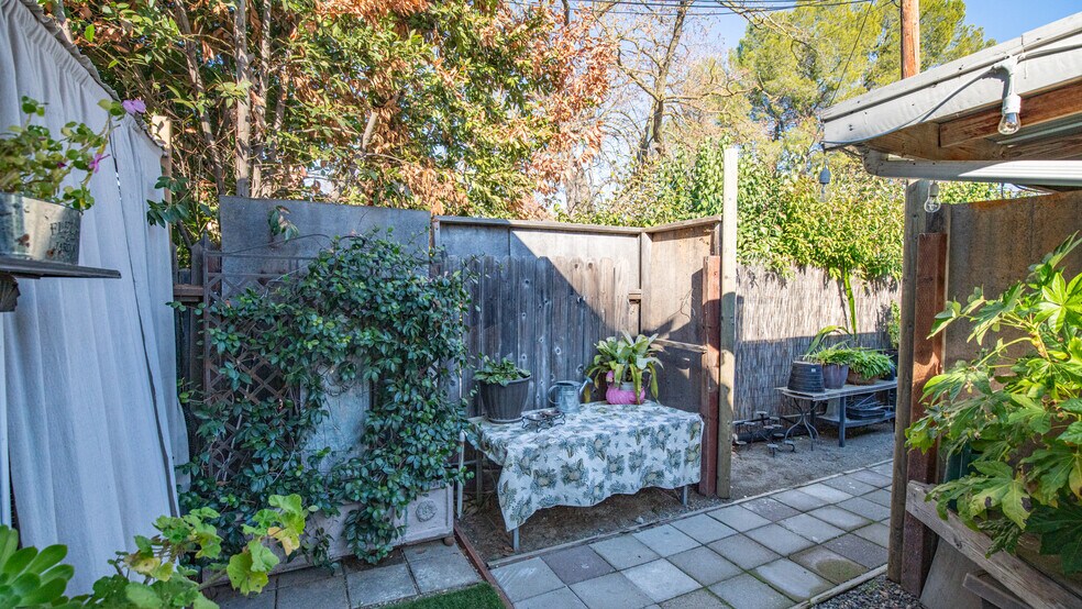 More Photos Of 1403 Rowena Way, Sacramento Specialty For Sale