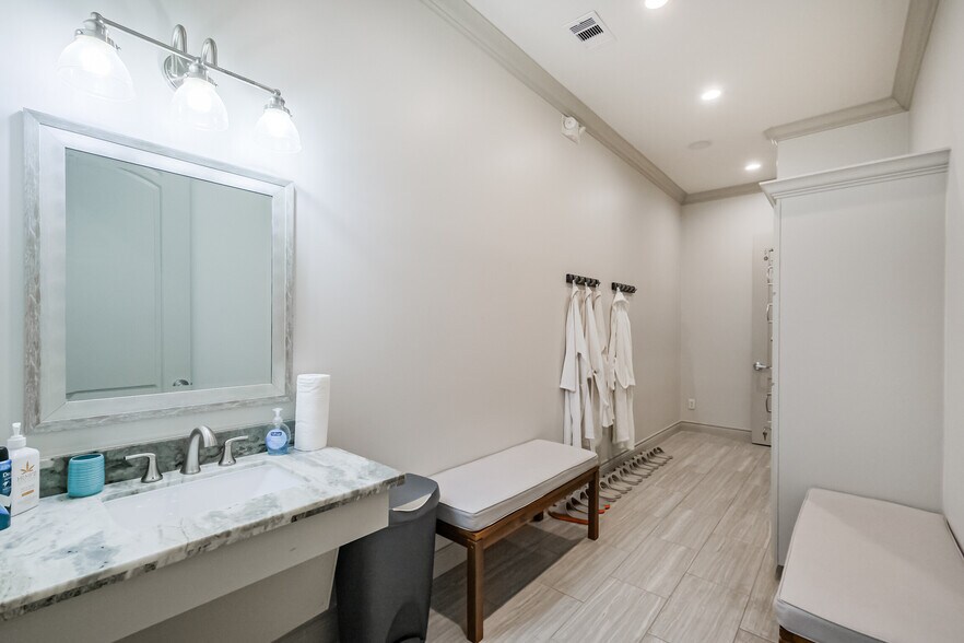 More Photos Of 21733 Provincial Blvd, Katy Loft Creative Space For Sale