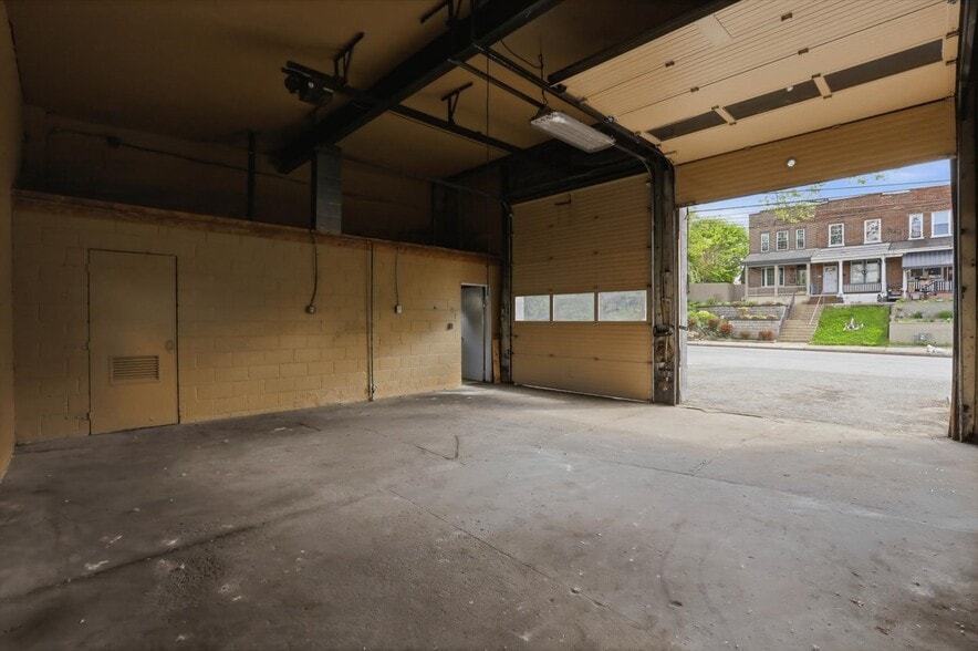 More Photos Of 542 South Prince St, Lancaster Auto Repair For Sale