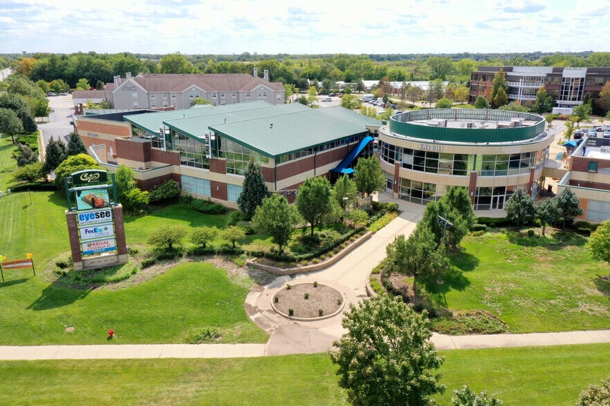 More Photos Of 215-295 Parkway Dr, Lincolnshire Unknown For Lease