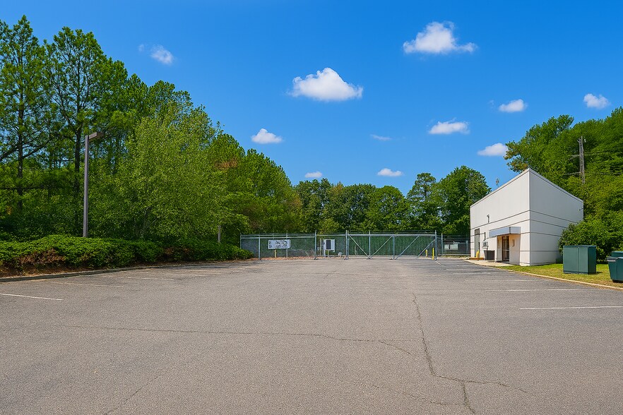 More Photos Of 3575 Workman Rd, Knoxville Light Distribution For Lease