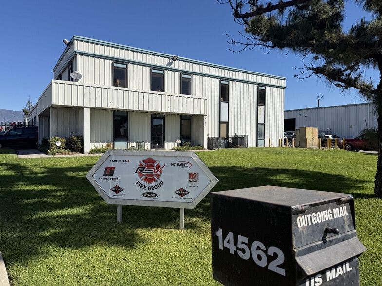 Primary Photo Of 14562 Manzanita Dr, Fontana Warehouse For Lease