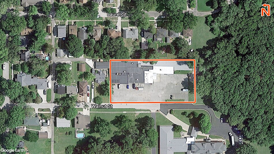 More Photos Of 1405 Walnut St, Highland Distribution For Sale