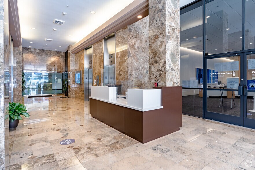 More Photos Of 16133 Ventura Blvd, Encino Office For Lease