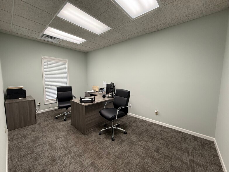 More Photos Of 150 E Fire Tower Rd, Winterville Office Residential For Lease