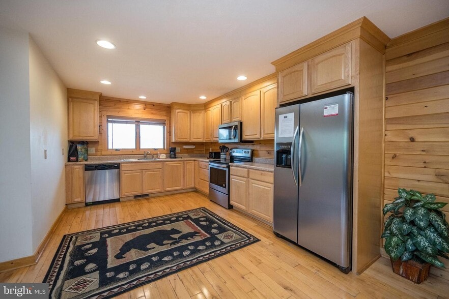 More Photos Of 25 Cedar Shores dr, Mchenry Marina For Sale