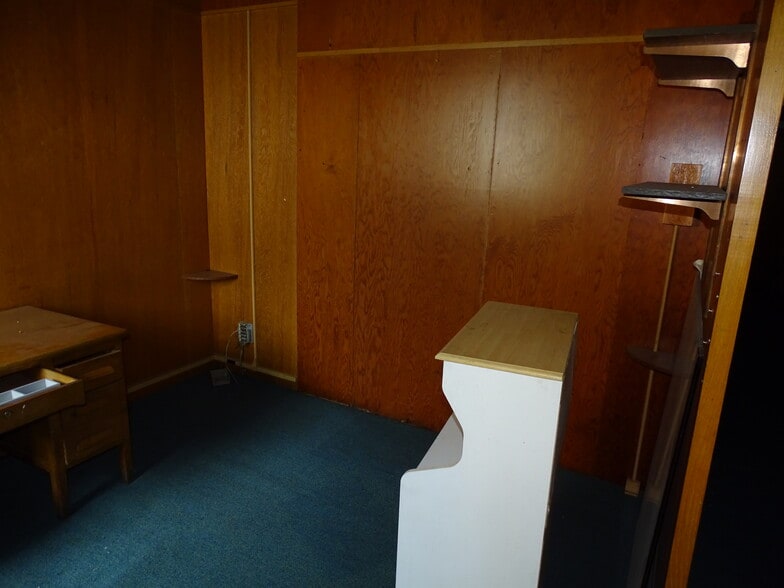 More Photos Of 417 E Sunbury St, Shamokin Storefront Retail Office For Sale