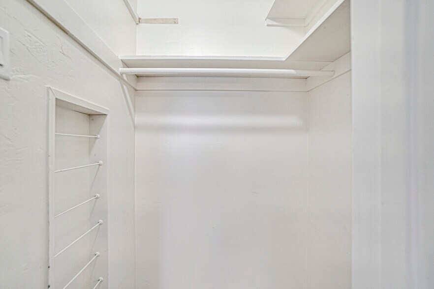 More Photos Of 2250 Magnolia Ave, Long Beach Multifamily For Sale