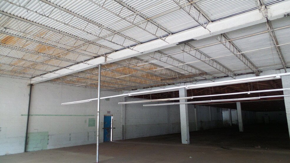 More Photos Of 32256 Highway 43, Thomasville Industrial For Sale