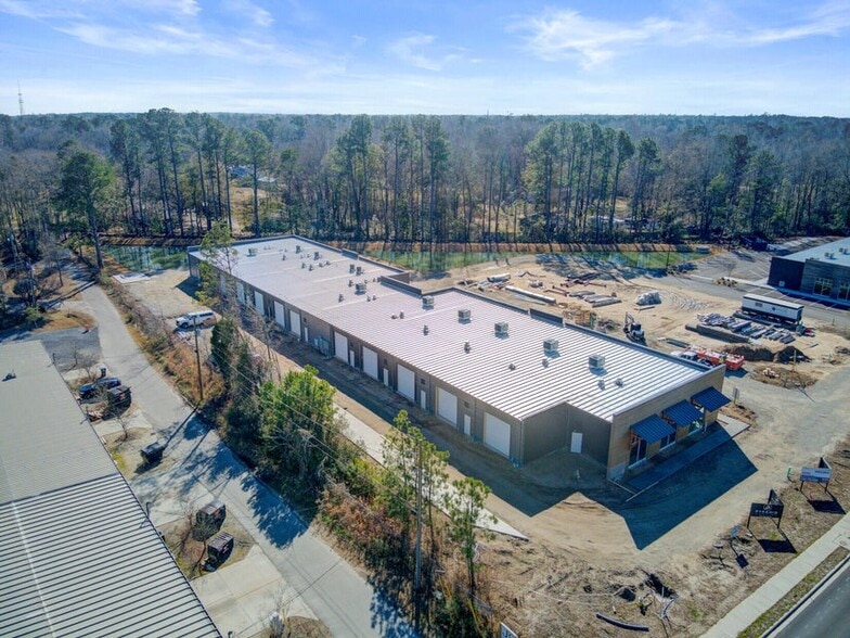 More Photos Of 313 N Maple St, Summerville Flex For Lease