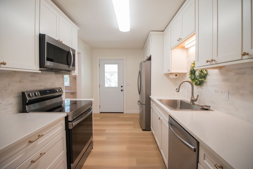 More Photos Of 6120 New Jesup Hwy, Brunswick Apartments For Sale