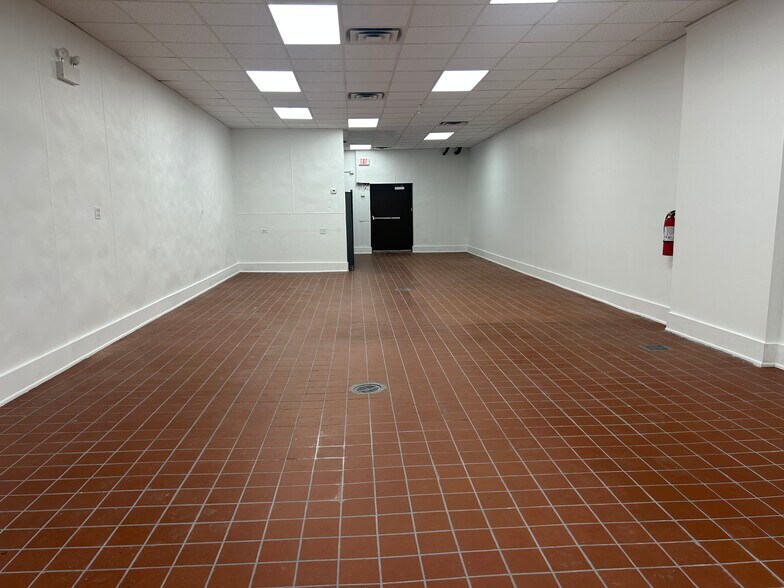 More Photos Of 1733-1739 N Harlem Ave, Chicago Storefront For Lease