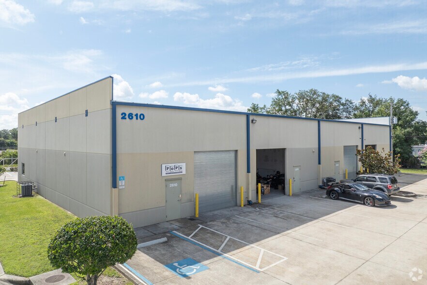 More Photos Of 2601-2609 Causeway Center Dr, Tampa Unknown For Lease