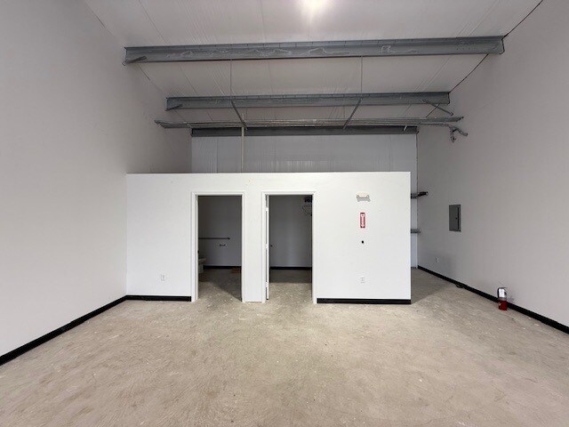 More Photos Of 9326 SE Loop 410, San Antonio Flex For Sale