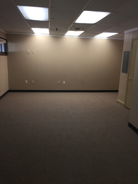 More Photos Of 281 Summerhill Rd, East Brunswick Office For Sale